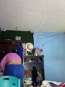 Snapshot of CamelliaLong chatting on 12.23.25 CamelliaLong online show from 12.23.25