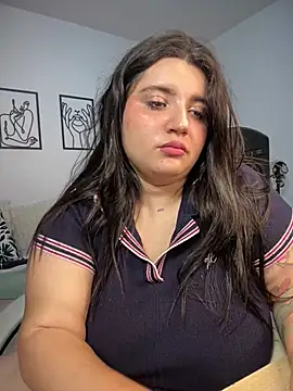 Snapshot of horny_roomiess chatting on 04.24.26 horny roomiess online show from 04.24.26