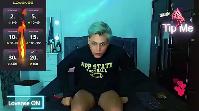 Liamscott  online show from 02.08.25