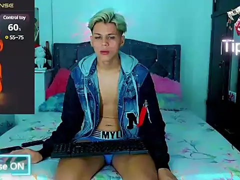 Liamscott  online show from 02.26.25