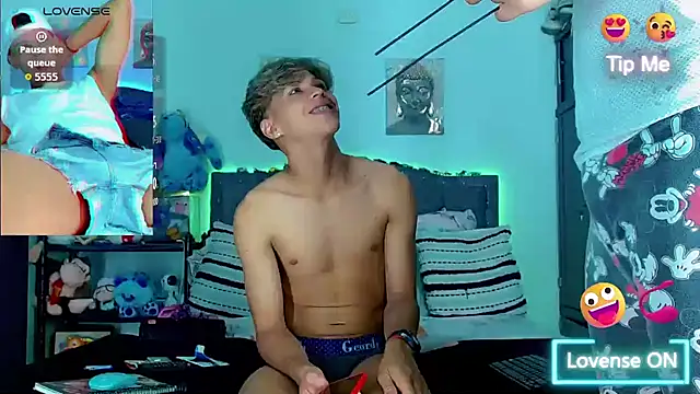 Liamscott  online show from 11.06.25