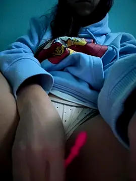 Snapshot of rossana99_ chatting on 10.11.25 rossana99 online show from 10.11.25