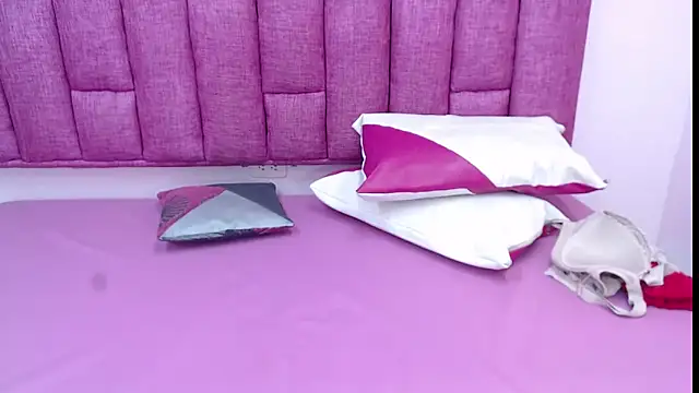 CrushOnMe  online show from 02.09.26