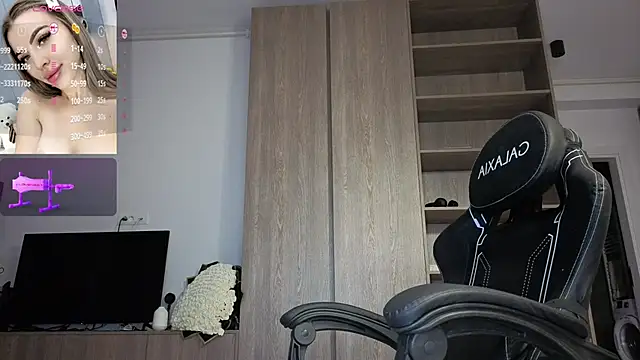 Snapshot of Megan_Ros chatting on 02.13.26 Megan Ros online show from 02.13.26