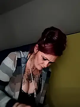 Snapshot of renegade_vyxxen chatting on 01.18.26 renegade vyxxen online show from 01.18.26