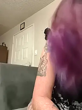 Snapshot of renegade_vyxxen chatting on 02.17.26 renegade vyxxen online show from 02.17.26