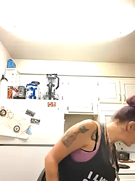 Snapshot of renegade_vyxxen chatting on 02.23.26 renegade vyxxen online show from 02.23.26