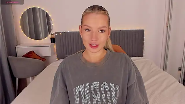 CassieRayss online show from 02.13.26