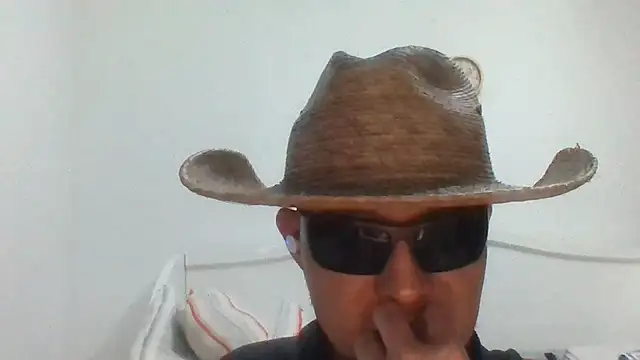 Snapshot of Yeye25199 chatting on 02.13.25 Yeye25199 online show from 02.13.25