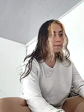 Snapshot of Liherz chatting on 05.18.26 Liherz online show from 05.18.26