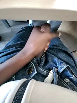 Snapshot of no1belike1 chatting on 03.19.25 no1belike1 online show from 03.19.25