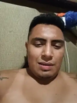 Snapshot of Leon_69ht chatting on 05.29.26 Leon 69ht online show from 05.29.26