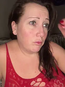 Snapshot of xsexycurvymilf chatting on 02.19.25 xsexycurvymilf online show from 02.19.25