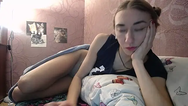 Snapshot of Fire__Foxx chatting on 12.06.24 Fire Foxx online show from 12.06.24