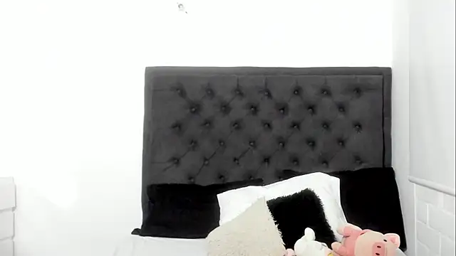 sara evans02 online show from 12.05.24