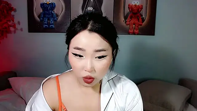 Snapshot of ichiben chatting on 12.27.24 ichiben online show from 12.27.24