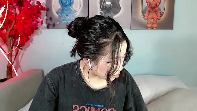 Snapshot of ichiben chatting on 02.03.25 ichiben online show from 02.03.25