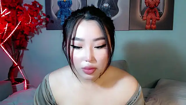 Snapshot of ichiben chatting on 03.22.25 ichiben online show from 03.22.25