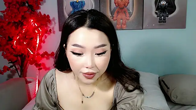 Snapshot of ichiben chatting on 10.05.25 ichiben online show from 10.05.25