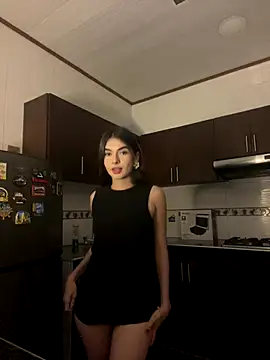 Coralinee 01 online show from 11.21.25