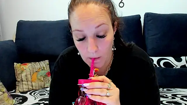 Snapshot of VanessaSquirtt chatting on 06.07.26 VanessaSquirtt online show from 06.07.26