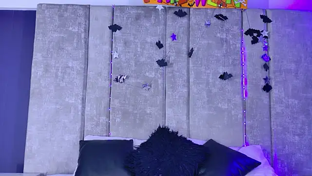 Snapshot of Amareto_ chatting on 10.29.25 Amareto online show from 10.29.25