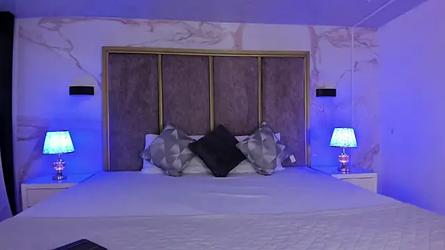 Snapshot of Amareto_ chatting on 10.30.25 Amareto online show from 10.30.25