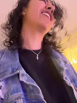 Snapshot of Amareto_ chatting on 11.21.25 Amareto online show from 11.21.25