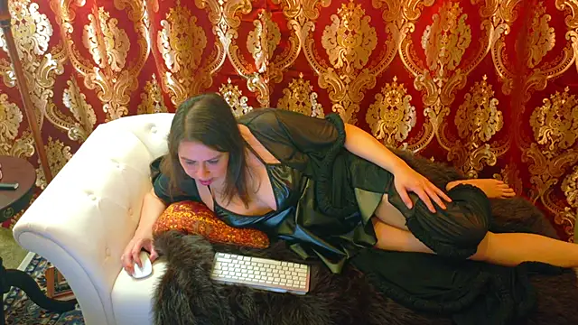 Snapshot of Lily_Leigh1 chatting on 02.06.25 Lily Leigh1 online show from 02.06.25