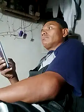 Snapshot of Moreno1813 chatting on 03.20.25 Moreno1813 online show from 03.20.25