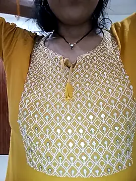 Snapshot of Hot-Shivani chatting on 02.27.25 Hot-Shivani online show from 02.27.25