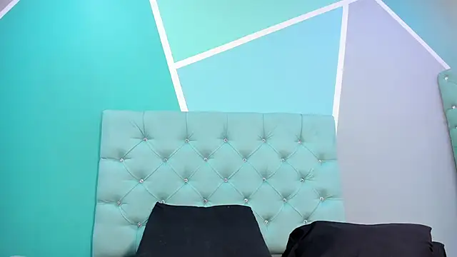 AlondraFerri1 online show from 12.17.24