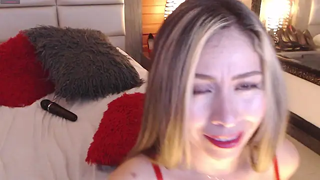 Snapshot of Ammy_Castro chatting on 12.10.24 Ammy Castro online show from 12.10.24