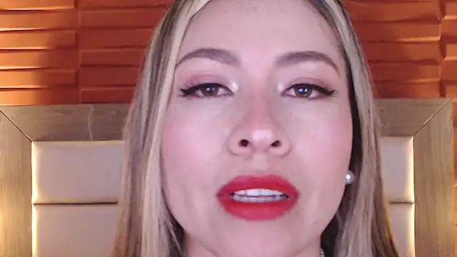 Snapshot of Ammy_Castro chatting on 01.09.25 Ammy Castro online show from 01.09.25