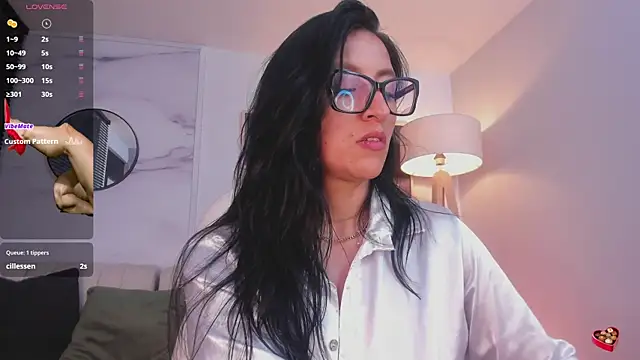 kira moon   online show from 01.05.25