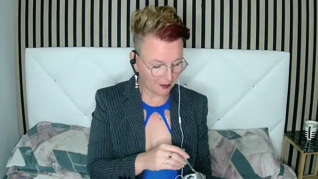 xxNoeliaxx online show from 02.06.25