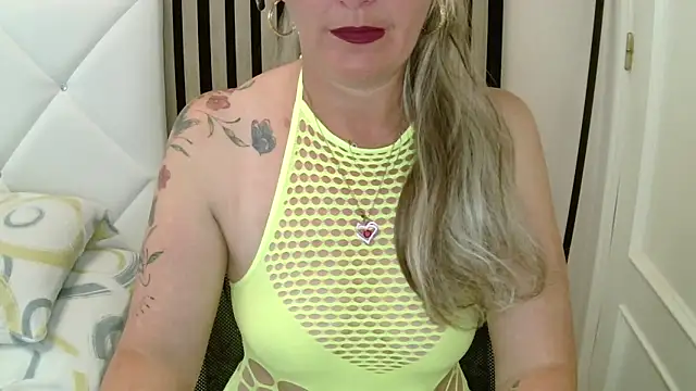 xxNoeliaxx online show from 04.16.26