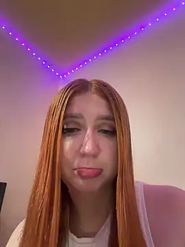 Snapshot of oliviiaa chatting on 05.30.26 oliviiaa online show from 05.30.26