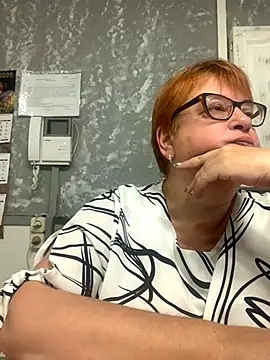 Snapshot of Klio5678 chatting on 11.04.25 Klio5678 online show from 11.04.25