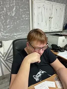 Snapshot of Klio5678 chatting on 12.18.25 Klio5678 online show from 12.18.25