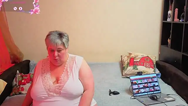 Snapshot of Klio5678 chatting on 02.19.26 Klio5678 online show from 02.19.26