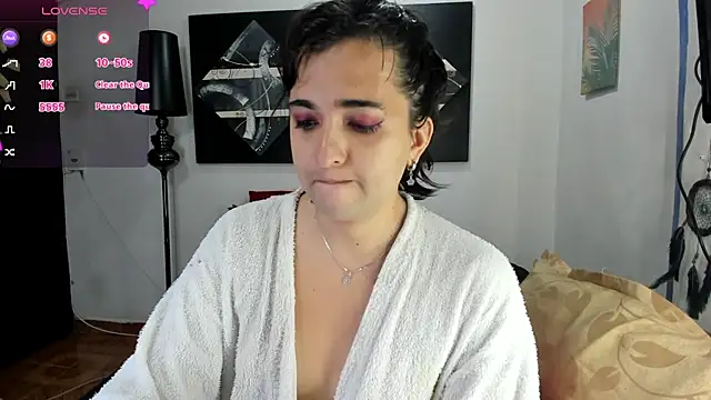 Snapshot of SARAMISHA chatting on 03.20.25 SARAMISHA online show from 03.20.25