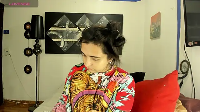 Snapshot of SARAMISHA chatting on 09.11.25 SARAMISHA online show from 09.11.25