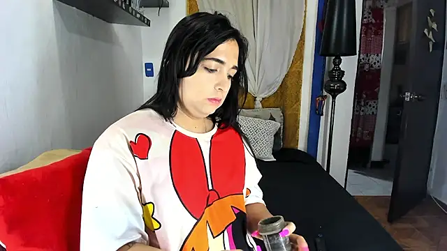 Snapshot of SARAMISHA chatting on 10.04.25 SARAMISHA online show from 10.04.25