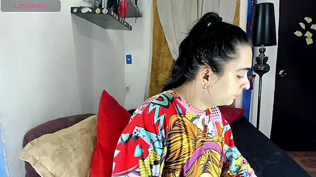 Snapshot of SARAMISHA chatting on 10.17.25 SARAMISHA online show from 10.17.25