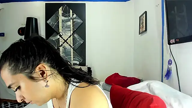 Snapshot of SARAMISHA chatting on 04.17.26 SARAMISHA online show from 04.17.26