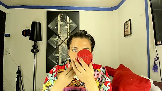 Snapshot of SARAMISHA chatting on 04.19.26 SARAMISHA online show from 04.19.26