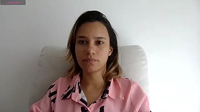 Snapshot of SamanthaWatson chatting on 06.07.26 SamanthaWatson online show from 06.07.26