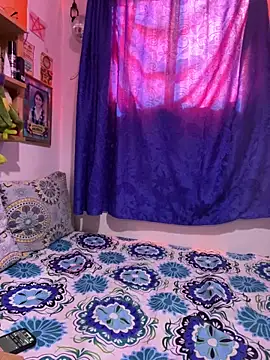 LiliJones  online show from 11.07.25