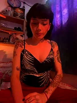 LiliJones  online show from 12.18.25